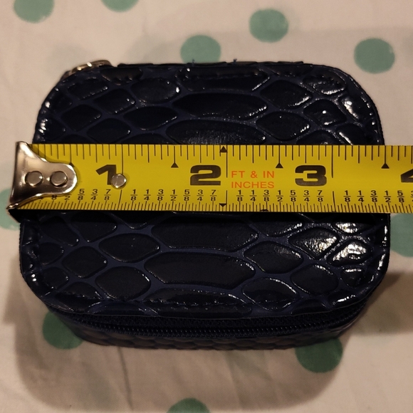 NWOT! Pill Container/Organizationer - Picture 7 of 9